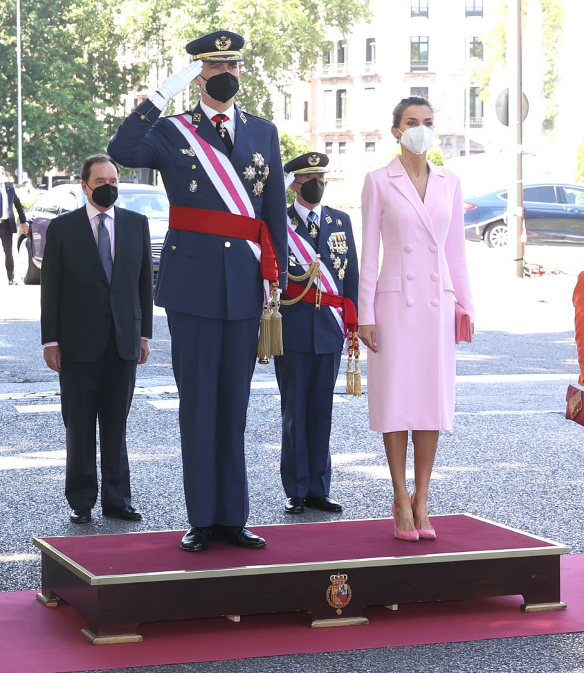 The King and Queen of Spain marked Armed Forces Day with events at the Plaza de la Lealtad in Madrid.