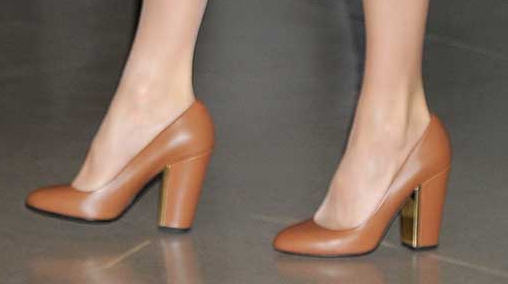 Uterque camel leather block heels