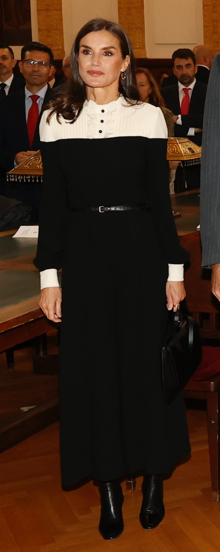 Adolfo Dominguez Vachetta Shoulder Bag in Black as carried by Queen Letizia.