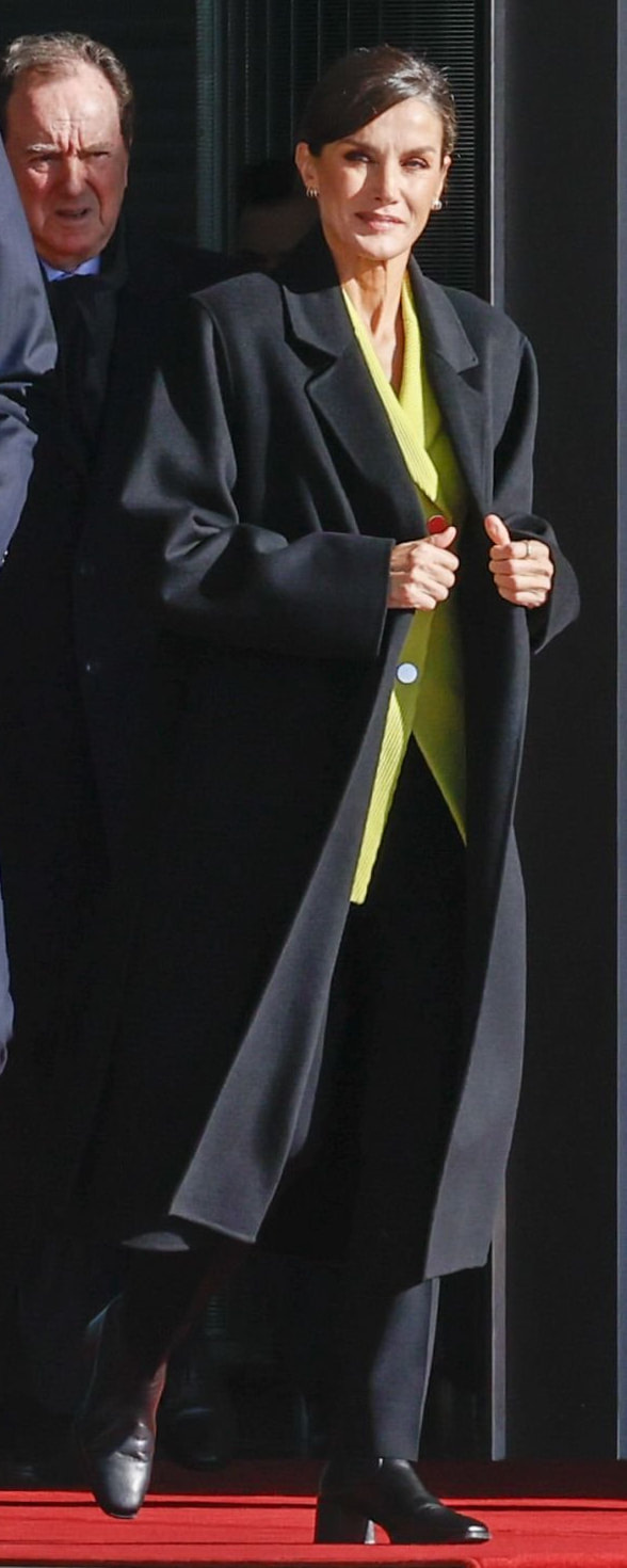 Hugo Boss Jestena Blazer in Lemon as seen on Queen Letizia.