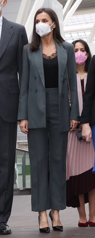 Bimba y Lola Double Breasted Blazer​ as seen on Queen Letizia.