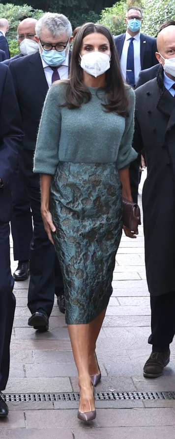 Is Coming Brocade Pencil Skirt as seen on Queen Letizia.