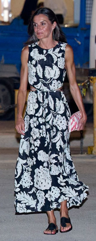 FEEL Mallorca Ikat Wallet in Red​ as carried by Queen Letizia.