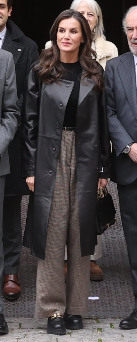 Lottusse Berlin Leather Trench Coat in Black as seen on Queen Letizia