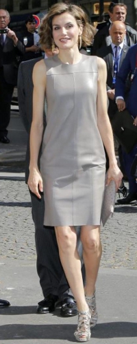 Mbu Bag Arts Flat Ostrich Leather Clutch in Dove Grey​ as carried by Queen Letizia.