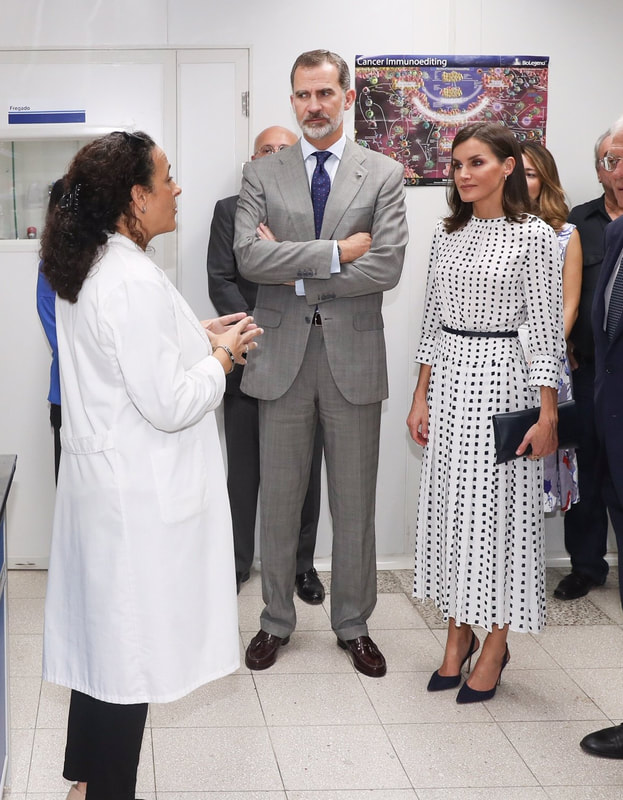 King and Queen of Spain visit Centro de Inmunología Molecular de Cuba