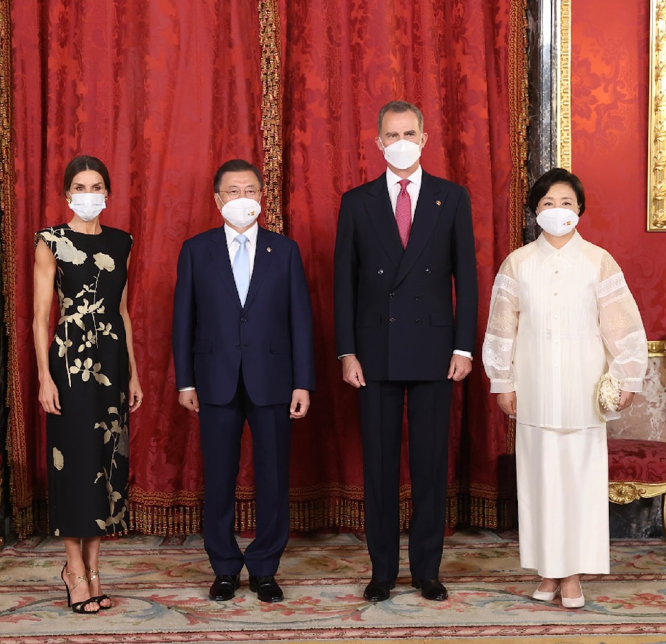 King Felipe VI and Queen Letizia of Spain offered a State Dinner in honour of the President of the Republic of Korea, Moon Jae-In, and First Lady, Kim Jung-sook, at the Royal Palace of Madrid on 15 June 2021
