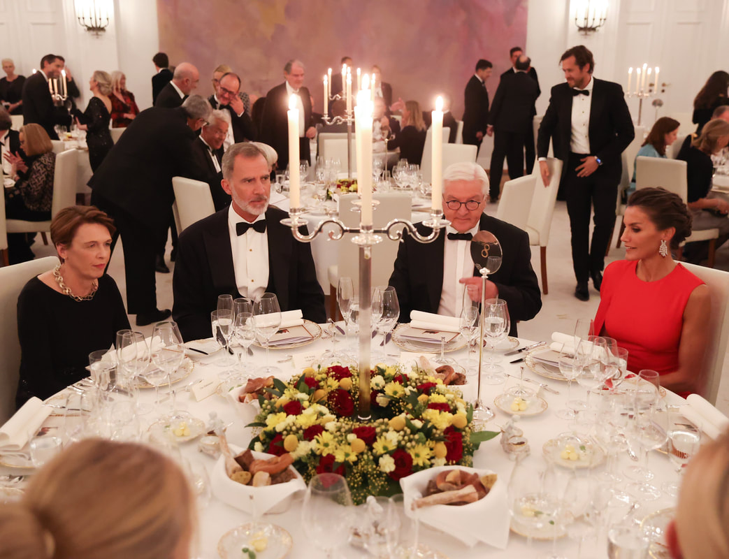 King Felipe VI and Queen Letizia were the guests of honour at a State Dinner this evening hosted by the President of Germany, Frank-Walter Steinmeier and his wife, Elke Büdenbender at Bellevue Palace in Berlin on 17th October 2022
