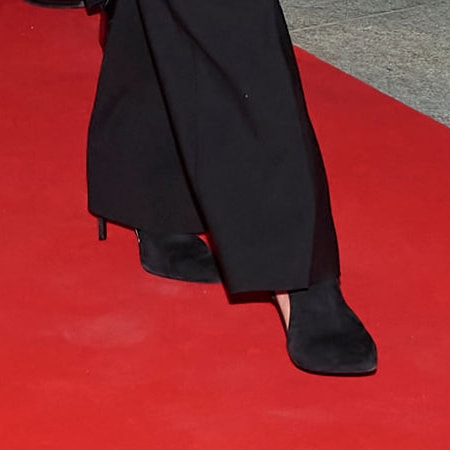 Queen Letizia wears Magrit 'Amaris' pumps in black suede 