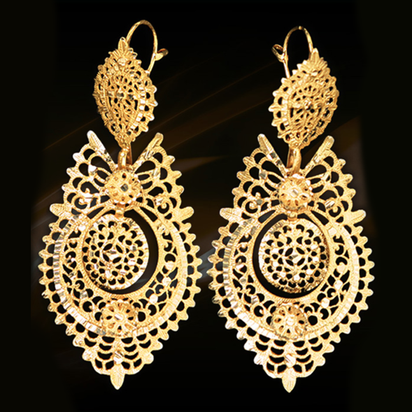 Ourivesaria Freitas 'Queen Filigree Earrings' in Gold