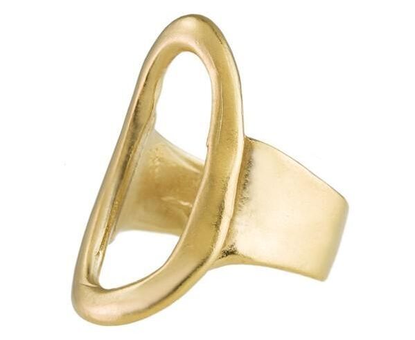 Karen Hallam signature ring as seen on Queen Letizia