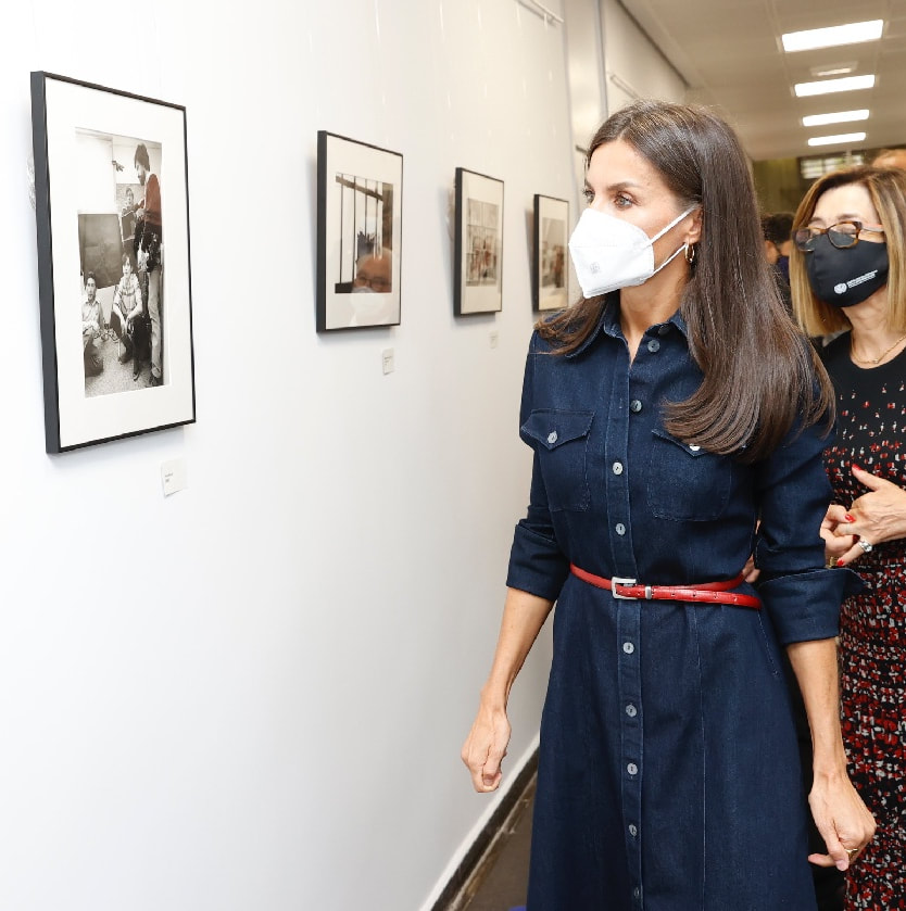 Queen Letizia inaugurated an Exhibition on the 50th anniversary of the Faculty of Information Sciences and a photographic exhibition of the photojournalist Marisa Flórez