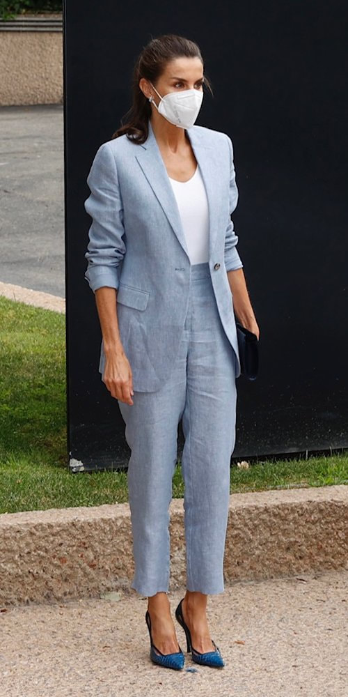 Queen Letizia wears Adolfo Domínguez SS2020 chambray linen trouser suit