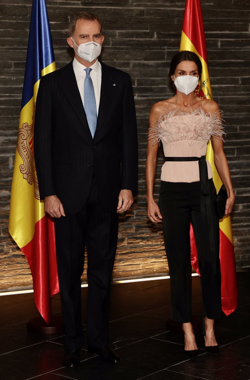 King Felipe VI and Queen Letizia of Spain concluded their first day in Andorra with an official dinner offered in their honour by the co-princes of Andorra at the Andorra Park Hotel.