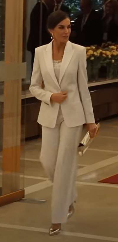 Queen Letizia wears Hugo Boss white pant suit. Hugo Boss Jaxtiny2 Jacket and Hugo Boss Tackea Trousers