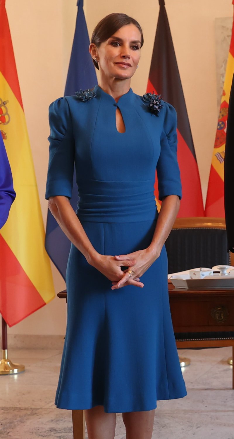 Queen Letizia wears Carolina Herrera Fall 2013 Peacock Blue Keyhole Dress