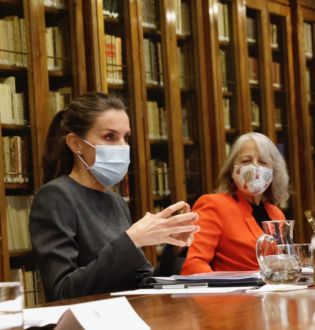 Queen Letizia of Spain held a working meeting with the FundéuRAE on 4 December 2020
