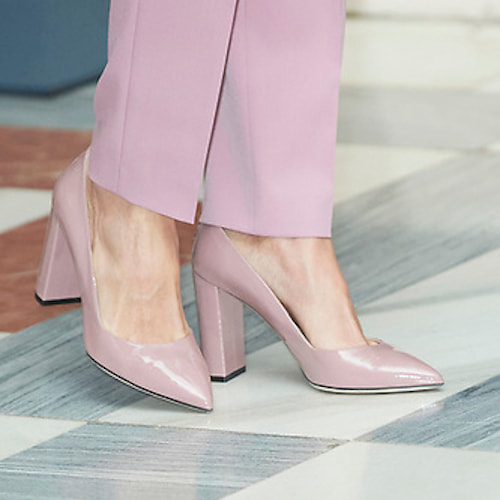 Queen Letizia wears pink HUGO 'Mayfair' patent block heel pump