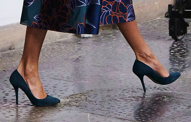 Queen Letizia wears Magrit teal suede pointed toe pumps 