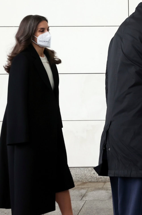 Queen Letizia wears black Carolina Herrera Oversized Felt Coat