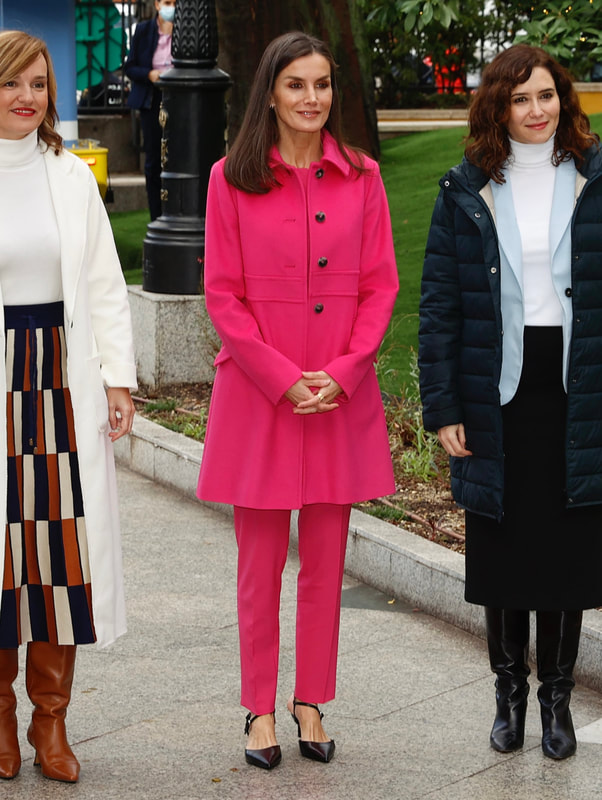 Queen Letizia wears a bright pink ensemble for visit to Children's Hospital