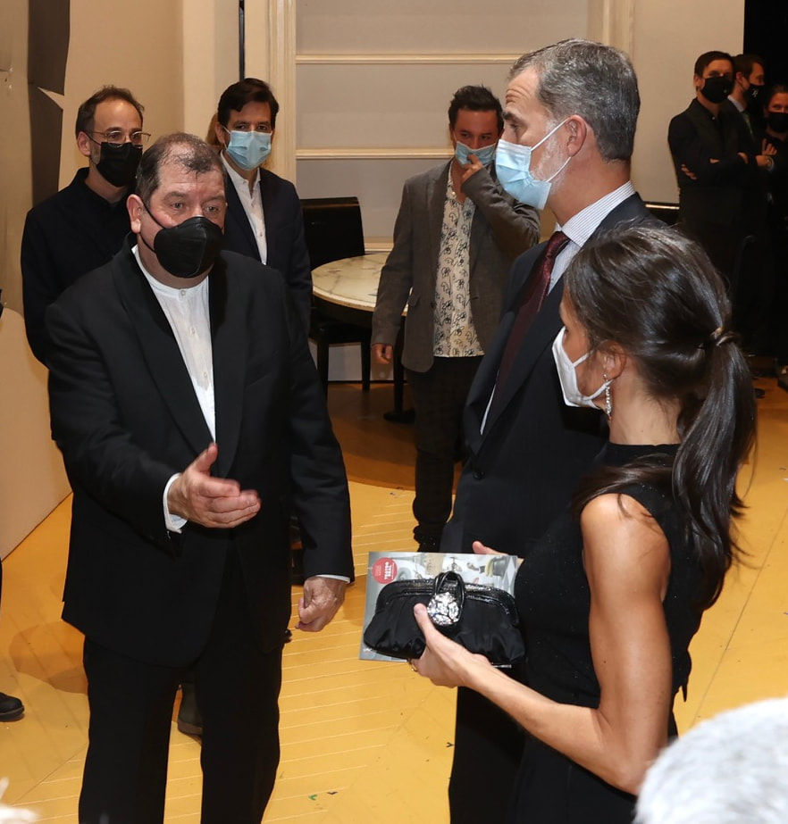 King Felipe and Queen Letizia meet directors and artists of the Parténope opera.