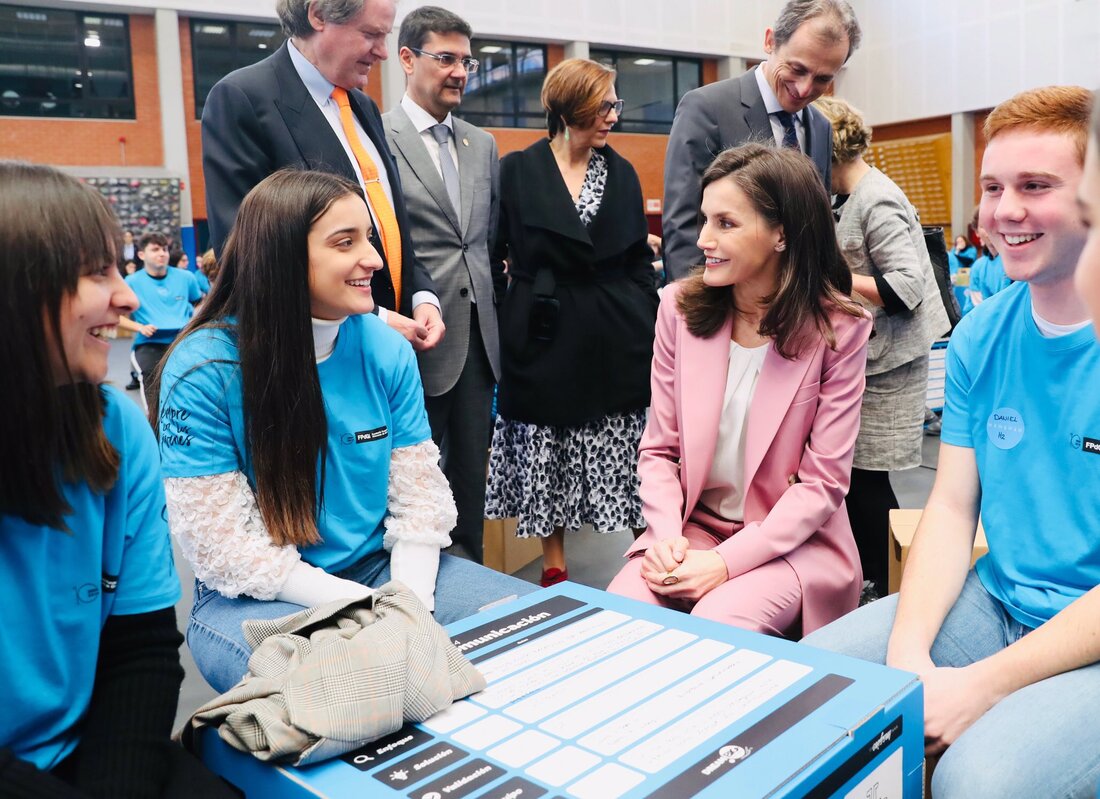 Queen Letizia meets students participating in 