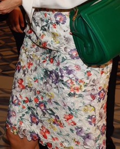 White floral bodycon fil-coupé skirt