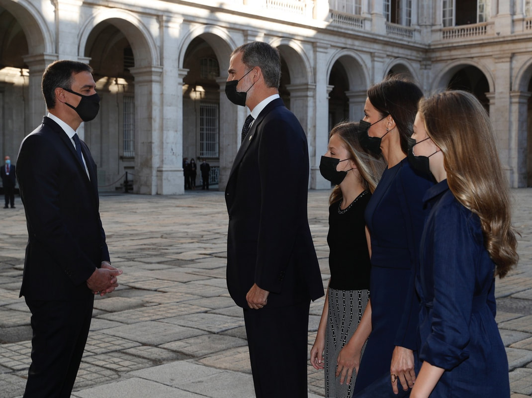 The Spanish Royal Family were received by the President of the Government, Pedro Sánchez