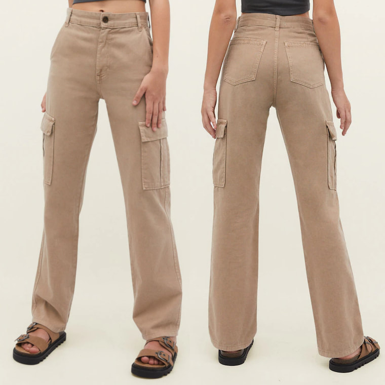 Stradivarius Straight-Fit Cargo Trousers in Pale Tan