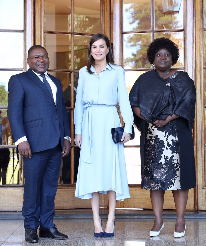 Queen Letizia has lunch with President Filipe Jacinto Nyussi and the First Lady of of Mozambique, Isaura Nyussi at the Palácio da Ponta Vermelha