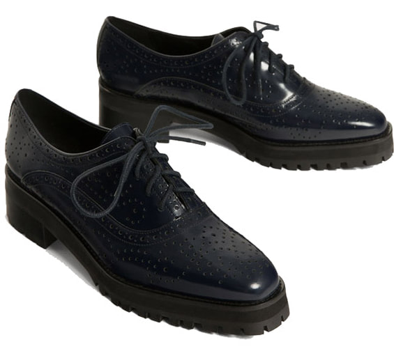 Uterque Perforated Oxford Shoes in Navy Leather 
