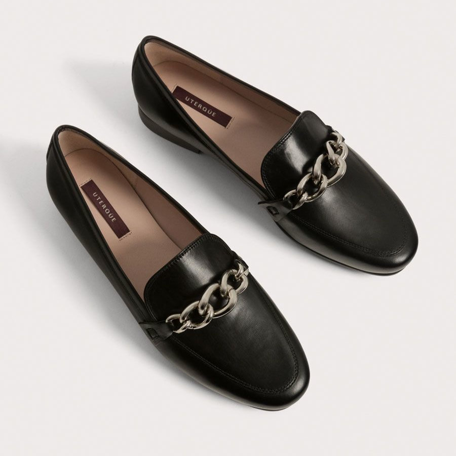 black Uterque leather loafer with chain