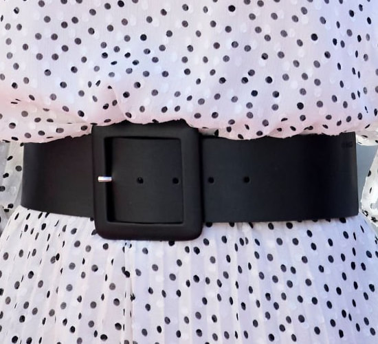 Queen Letizia wears a wide square-buckle belt in black leather